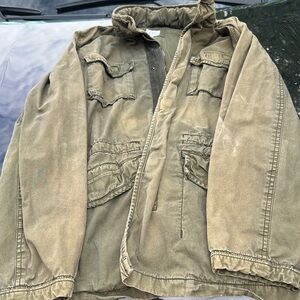 Mens distressed field jacked